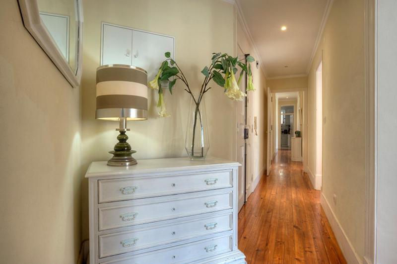 Angola 1 - 6 Bedrooms Lejlighed Lisboa